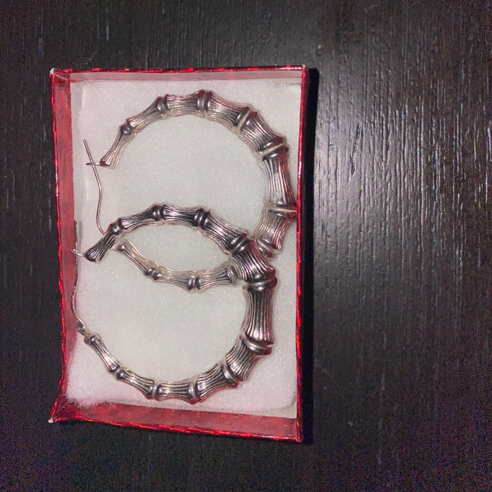 Two earring big and small